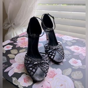 Kate Spade Open Toe Ankle Strap Sandals Heels with bow in Gunmetal Grey Size 6.5